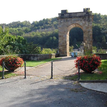 מלון דוקאזוויל Le Pont De Livinhac מראה חיצוני תמונה