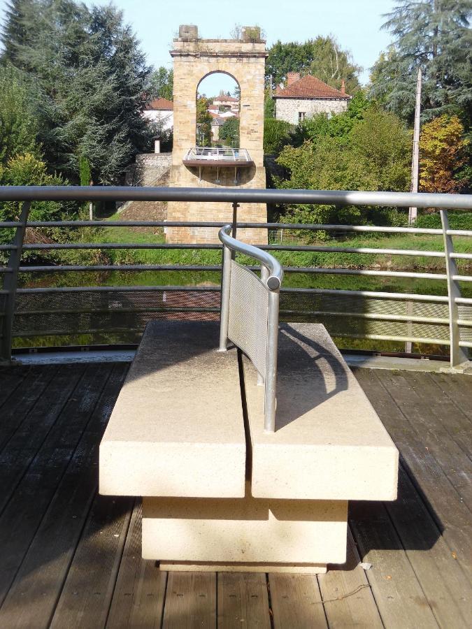 מלון דוקאזוויל Le Pont De Livinhac מראה חיצוני תמונה